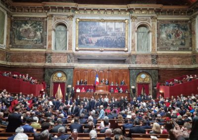 Vote historique dans la salle du Congrès du château de Versailles pour inscrire l'IVG dans la Constitution.